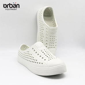 URBAN FOOT | All White Femmes