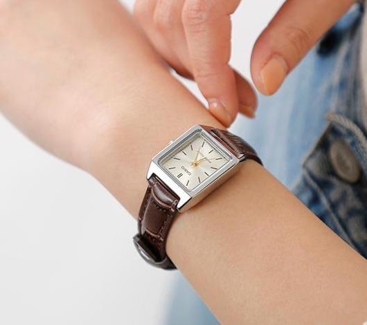 MONTRE | Casio Femme Bracelet Cuir